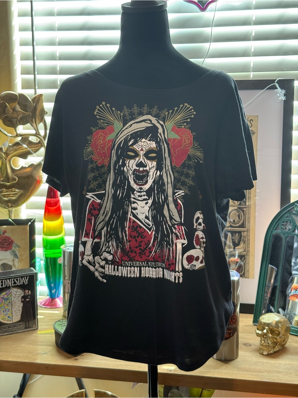 Universal Black Halloween Horror Nights Graphic Tee with Red Accents